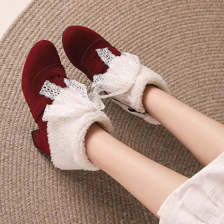 Graceful Orthopedic Boots for Modern Look