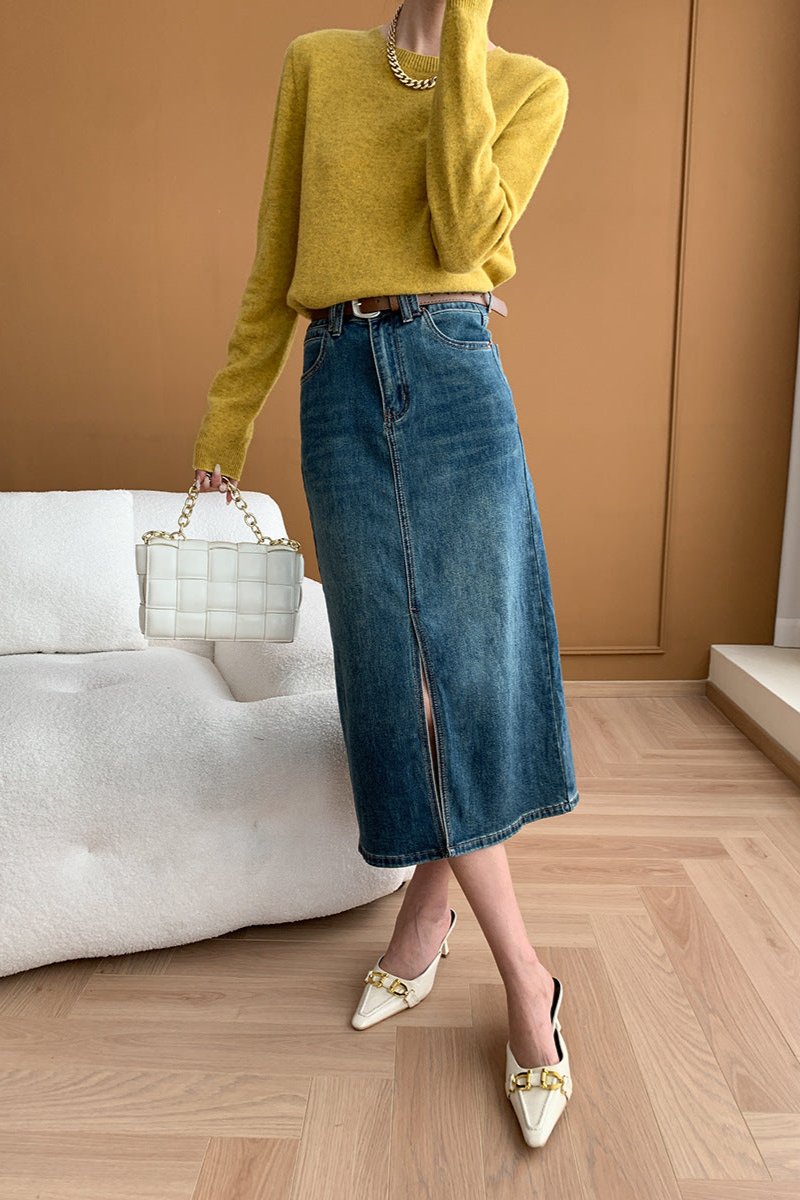 Classic Vintage & Enduringly Stylish Blouse