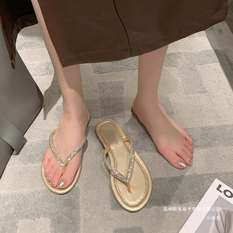 Graceful Orthopedic Sandals for Modern Look