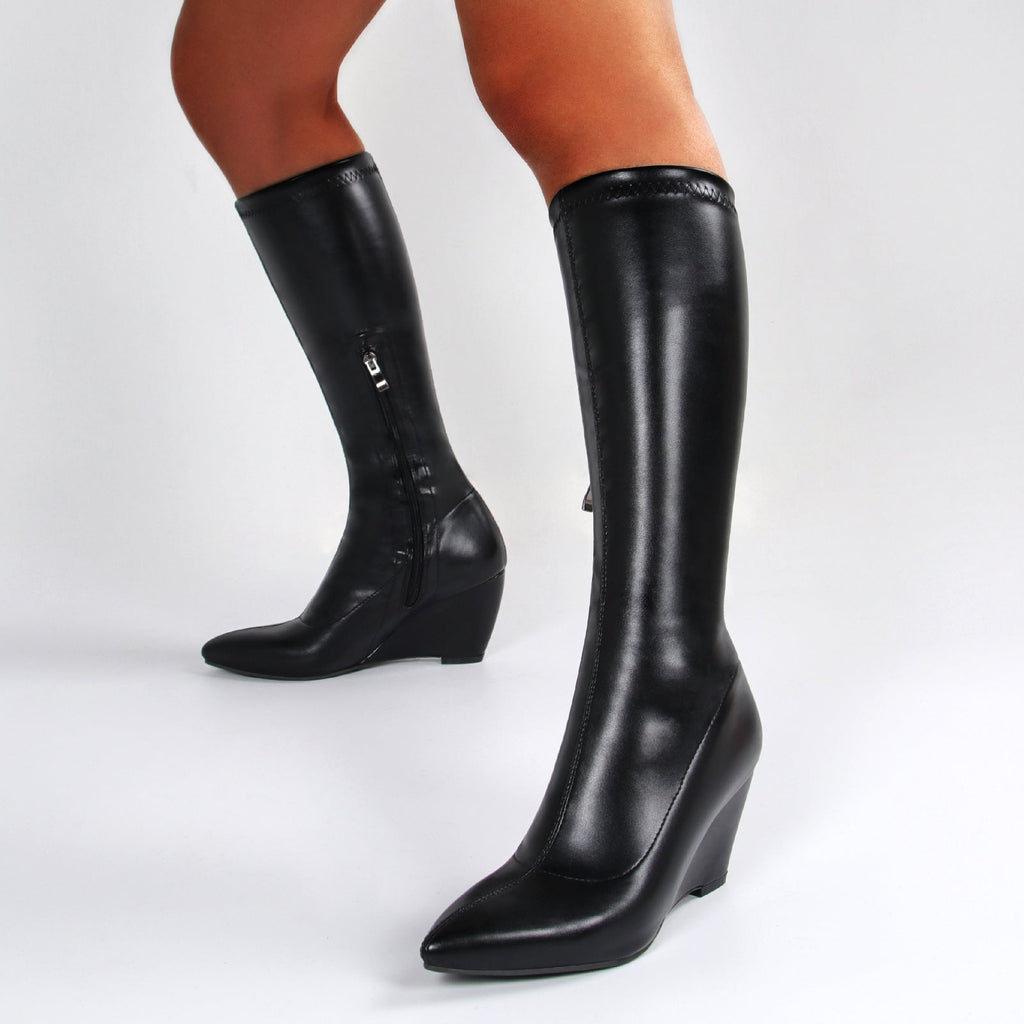 Graceful Orthopedic Boots for Modern Look