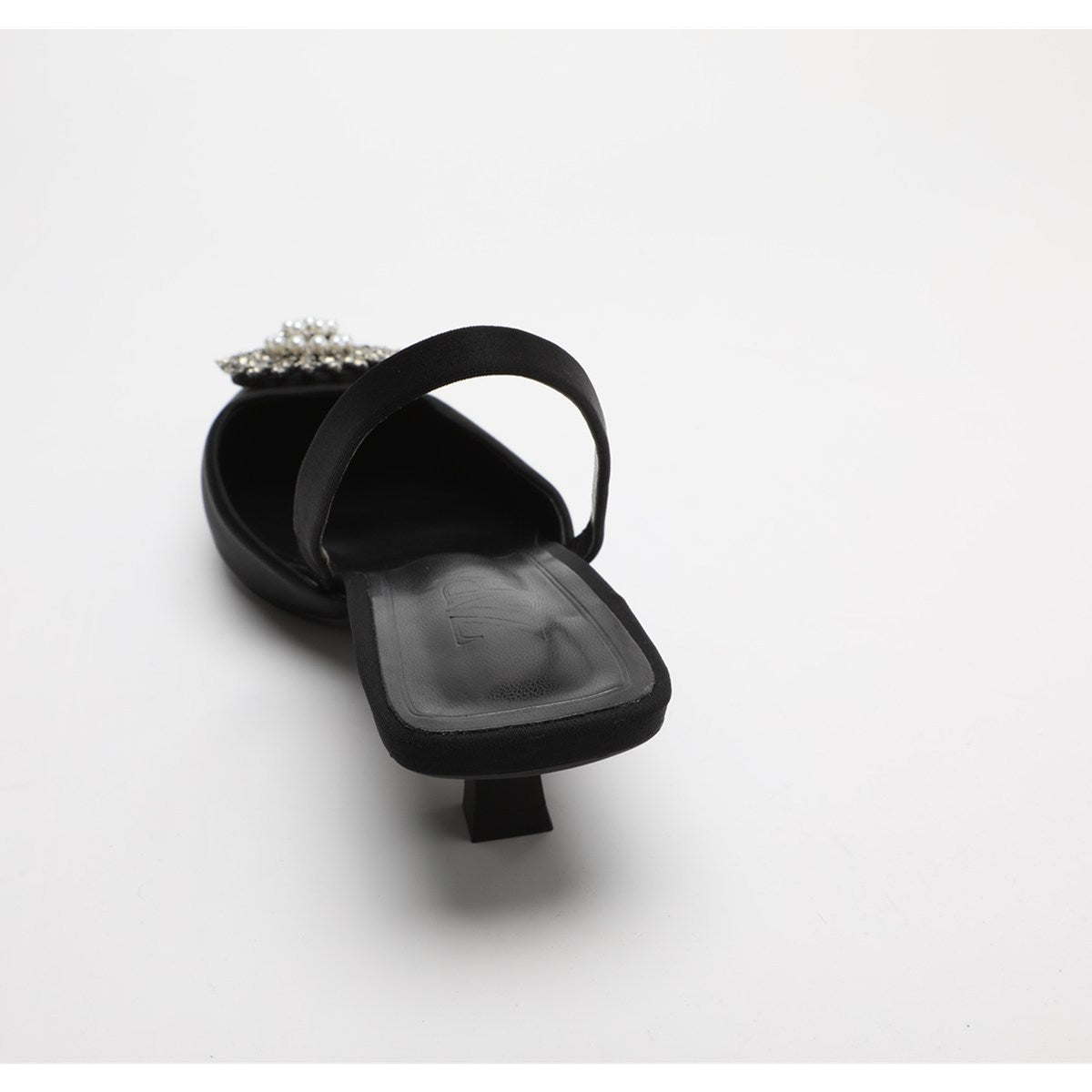 Graceful Orthopedic Sandals for Modern Look