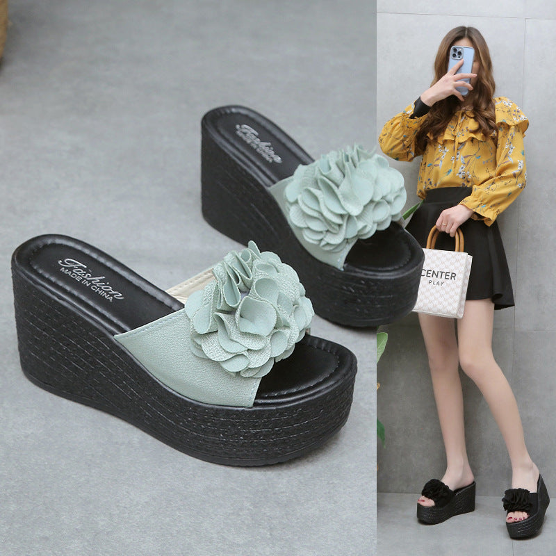 Graceful Orthopedic Sandals for Modern Look