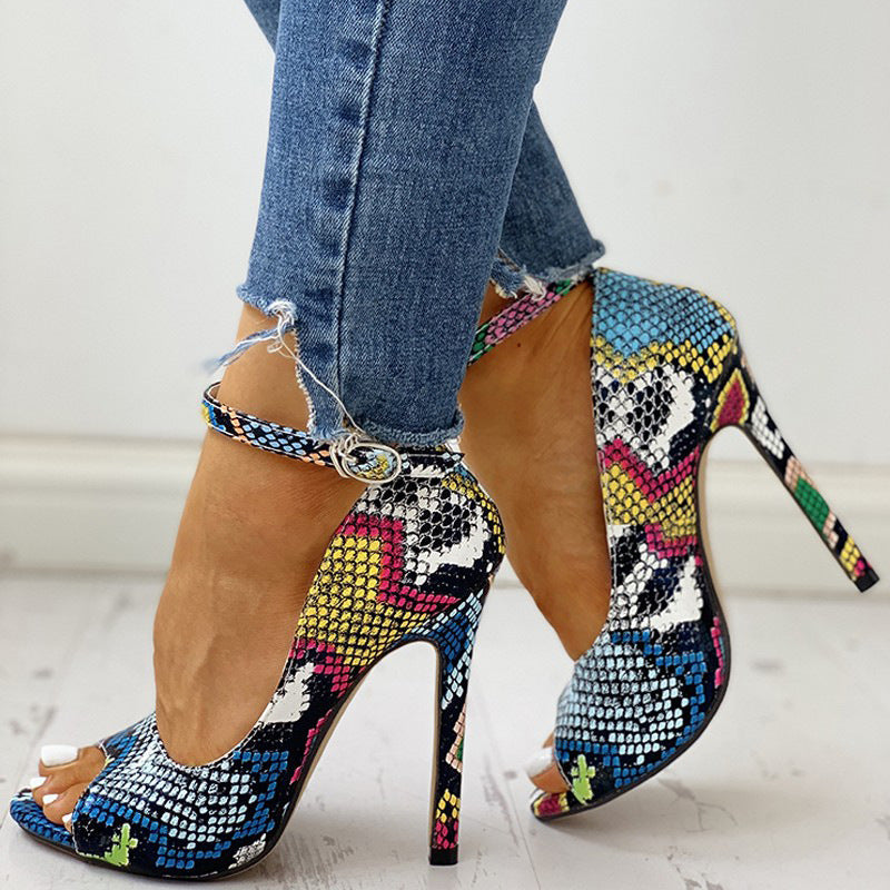 Graceful Orthopedic Sandals for Modern Look