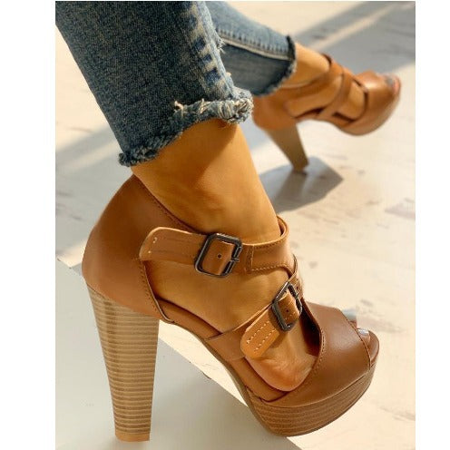 Chic Orthopedic Sandals with Unique Design