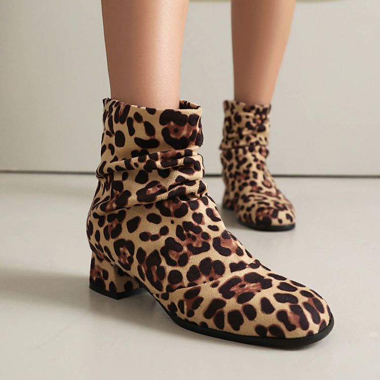 Graceful Orthopedic Boots for Modern Look