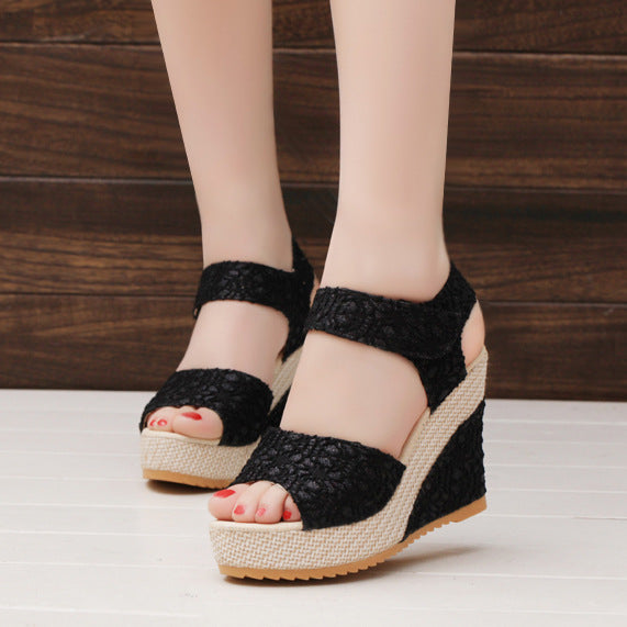 Chic Orthopedic Sandals with Unique Design
