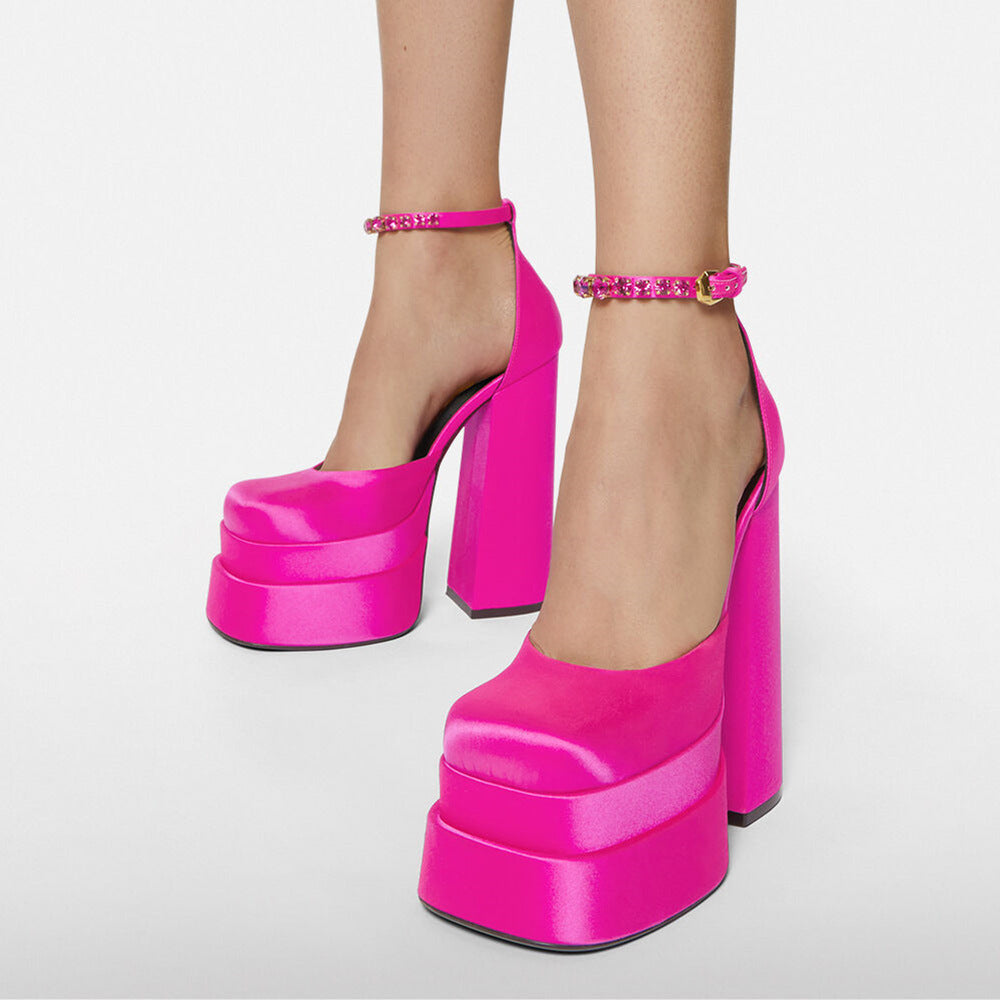 Chic Orthopedic Sandals with Unique Design