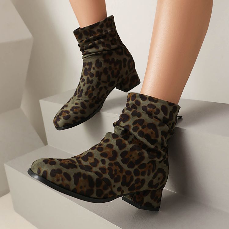 Graceful Orthopedic Boots for Modern Look