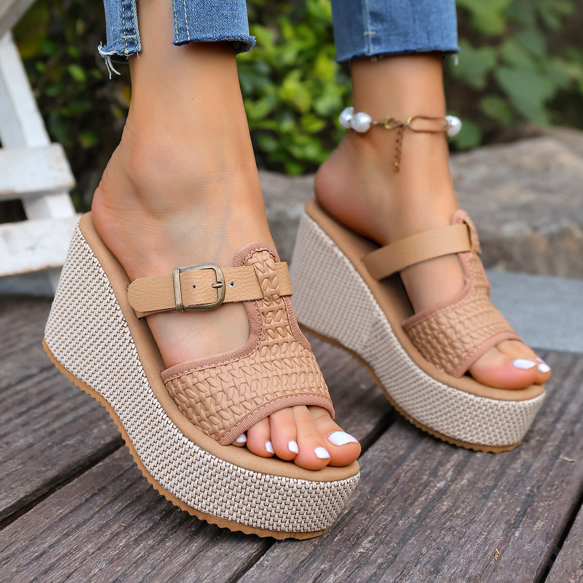 Graceful Orthopedic Sandals for Modern Look
