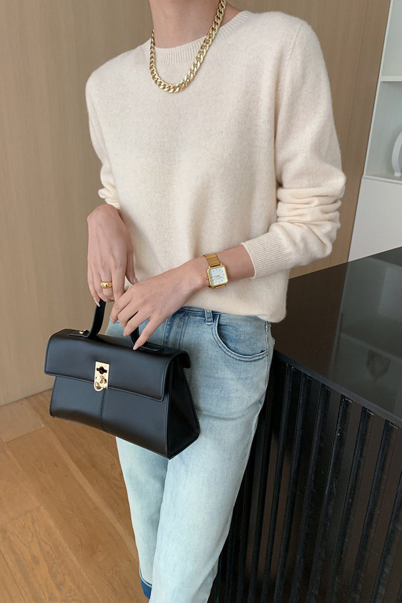 Classic Vintage & Enduringly Stylish Blouse