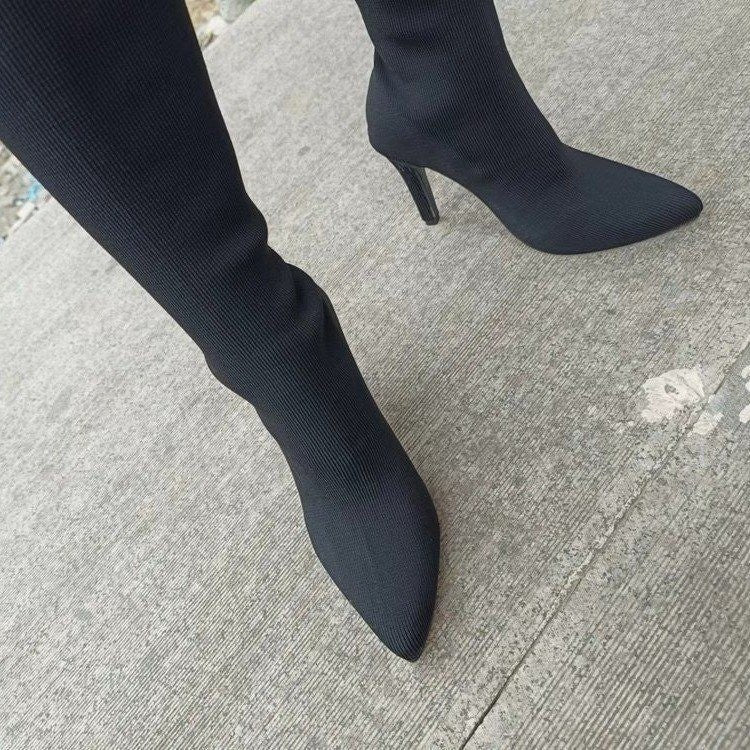 Graceful Orthopedic Boots for Modern Look