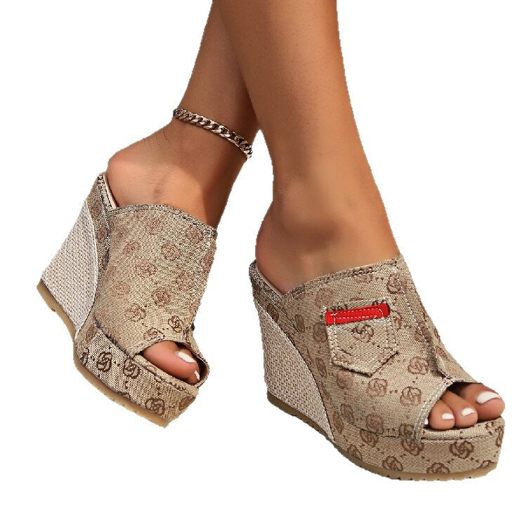 Chic Orthopedic Sandals with Unique Design