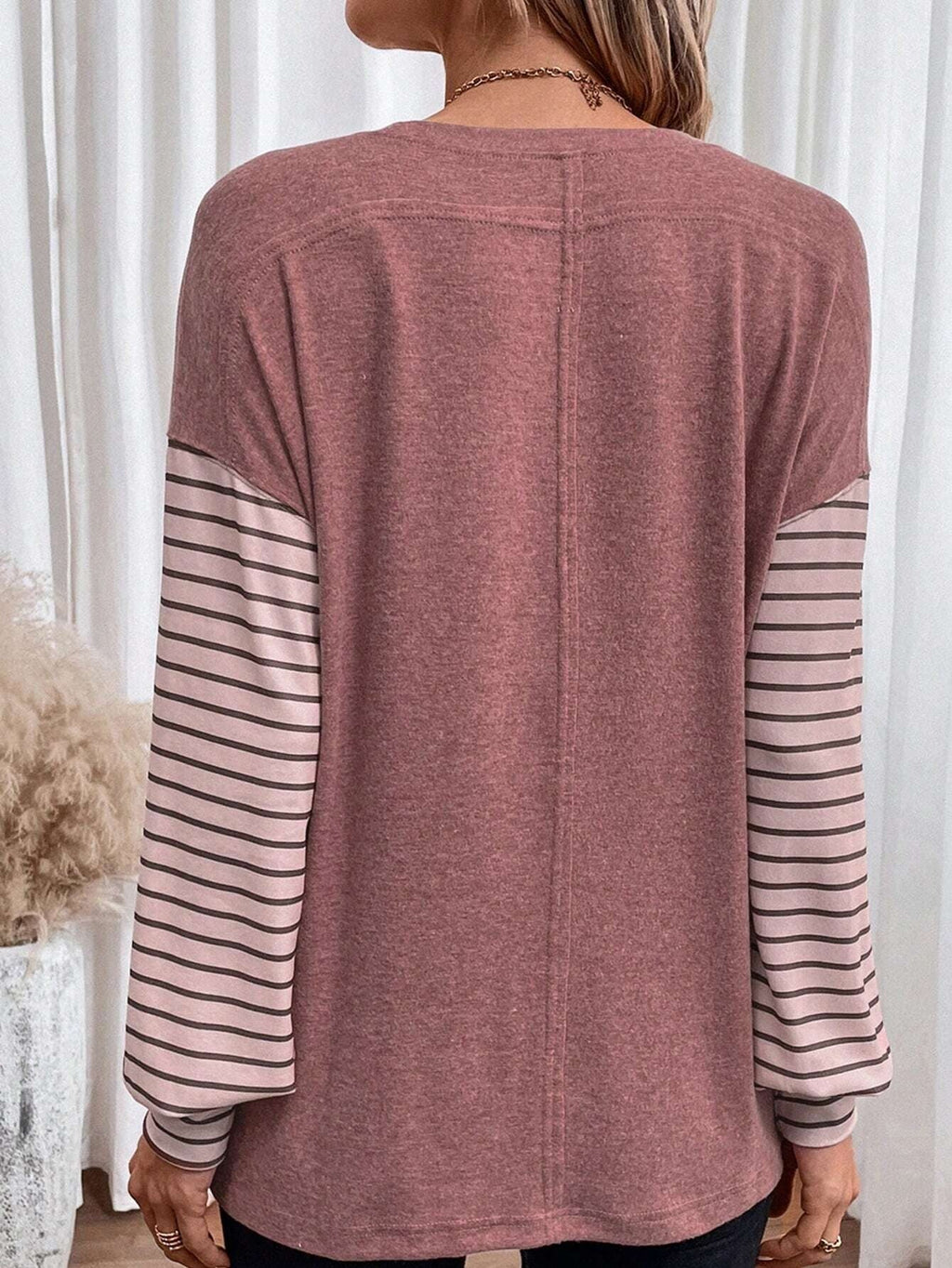 Well Tailored Shirt with a Graceful Silhouette