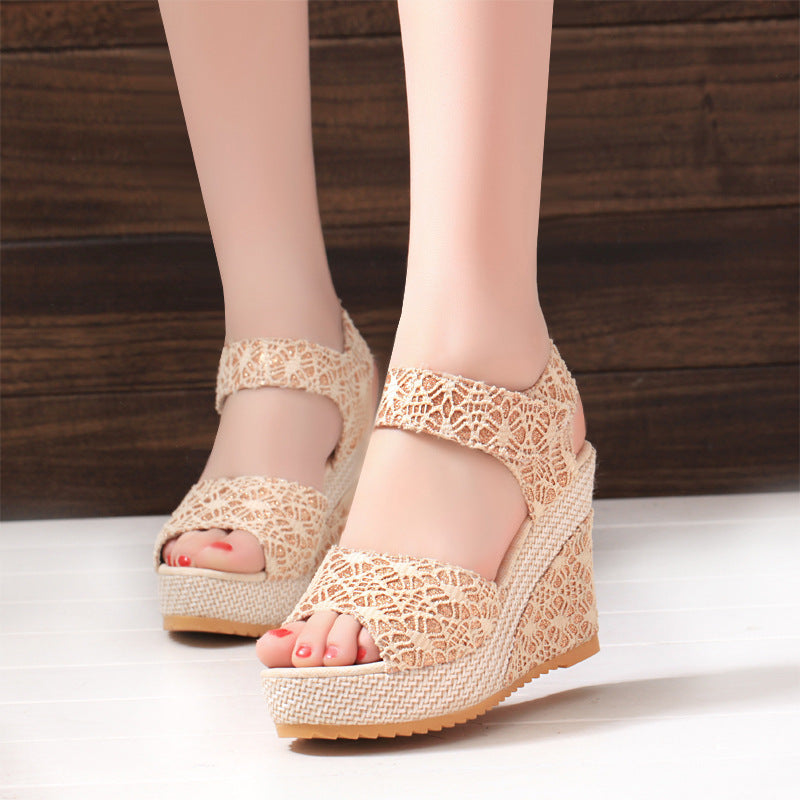 Chic Orthopedic Sandals with Unique Design