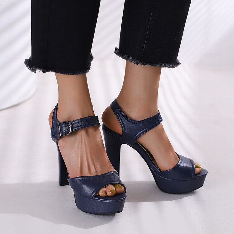 Chic Orthopedic Sandals with Unique Design