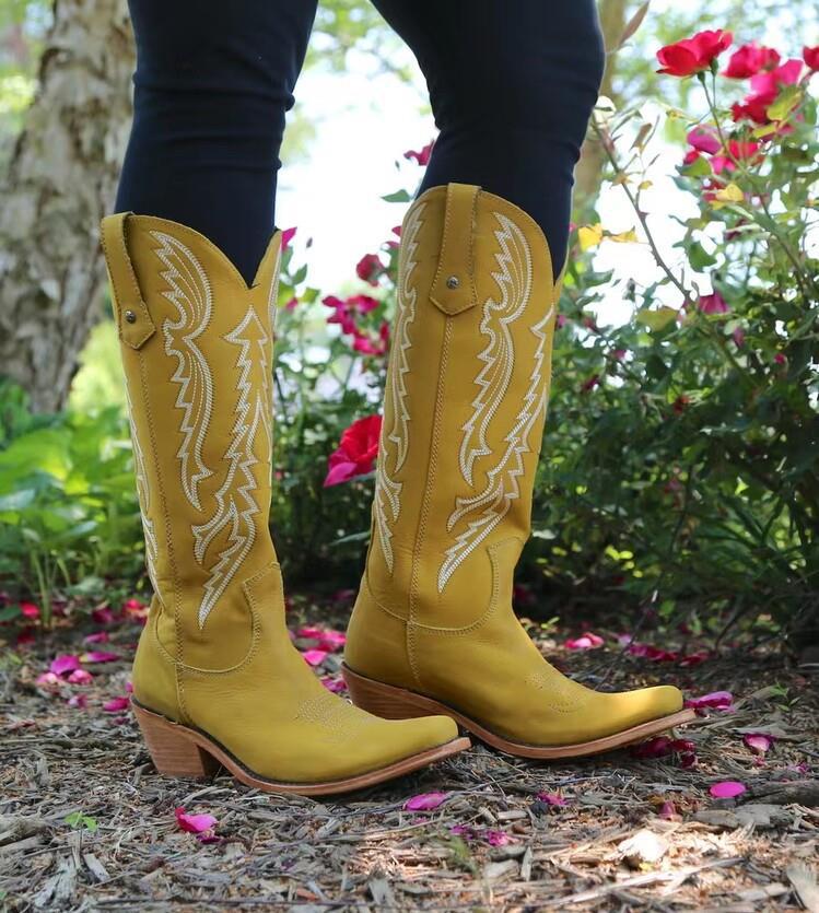 Graceful Orthopedic Boots for Modern Look