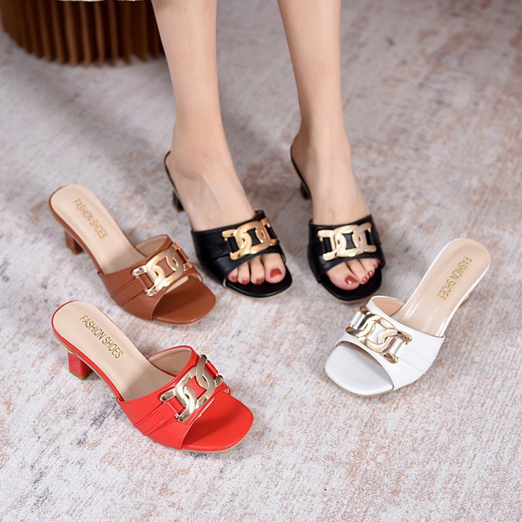 Chic Orthopedic Sandals with Unique Design