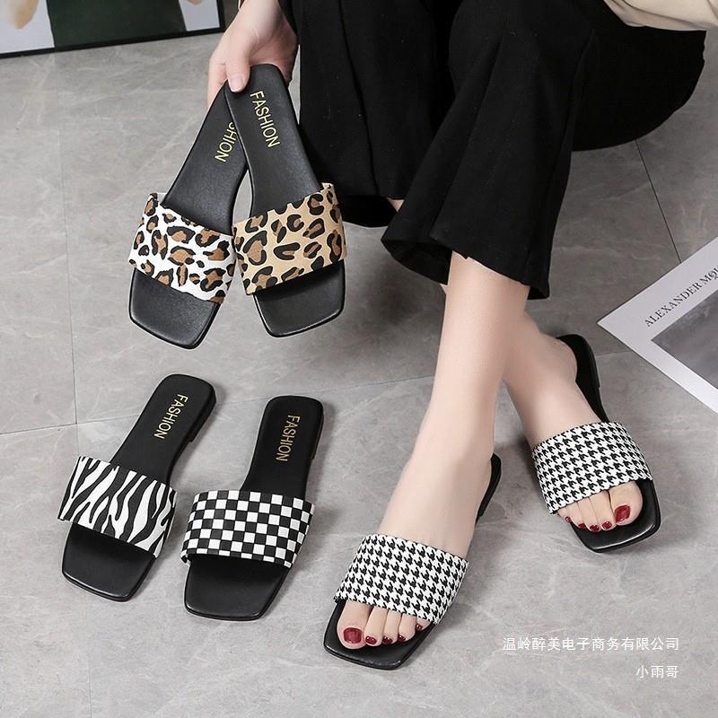 Graceful Orthopedic Sandals for Modern Look