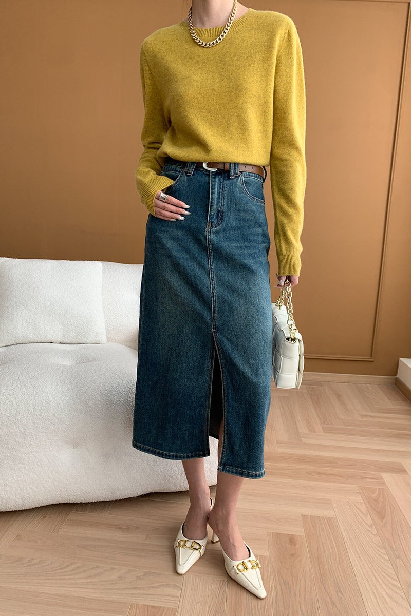 Classic Vintage & Enduringly Stylish Blouse