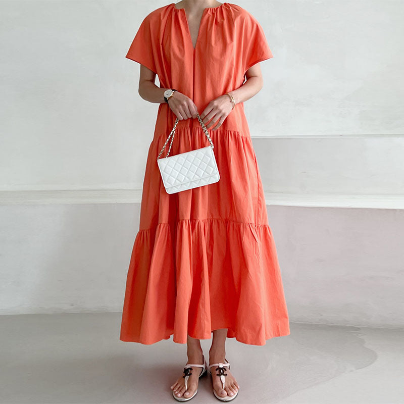 Effortlessly Elegant Dress with a Timeless Design