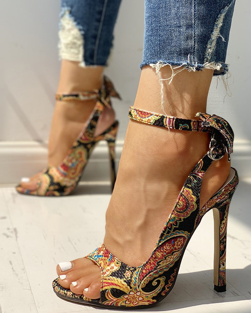 Graceful Orthopedic Sandals for Modern Look