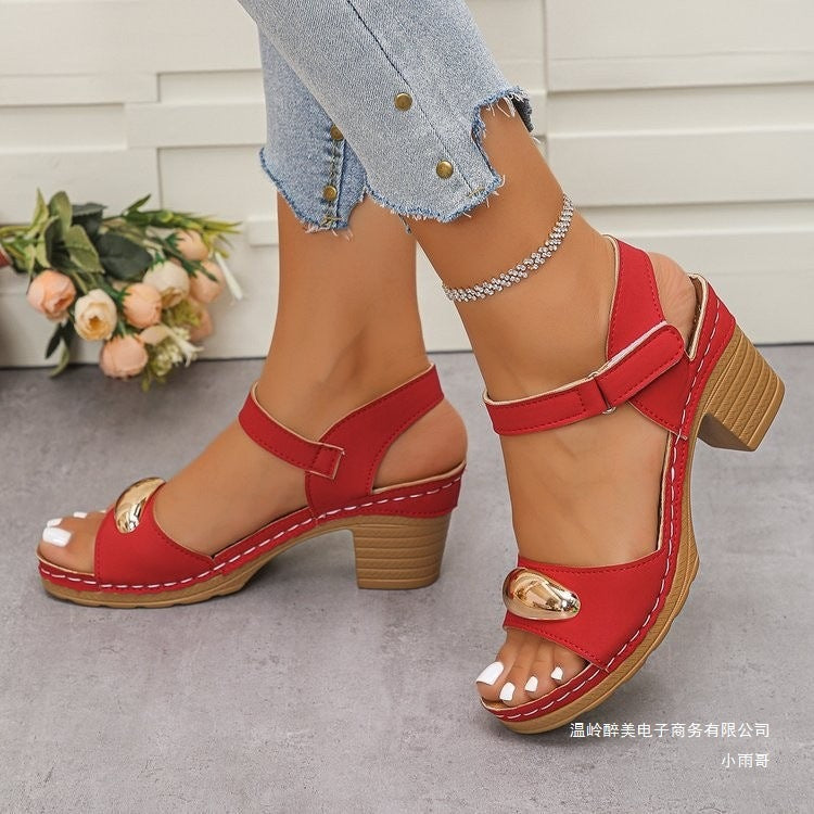 Chic Orthopedic Sandals with Unique Design
