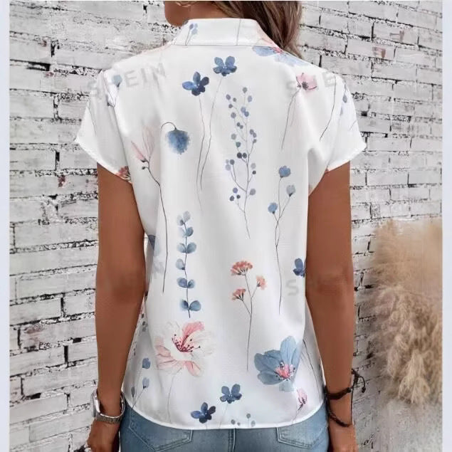 Classic Vintage Blouse with a Flattering Fit