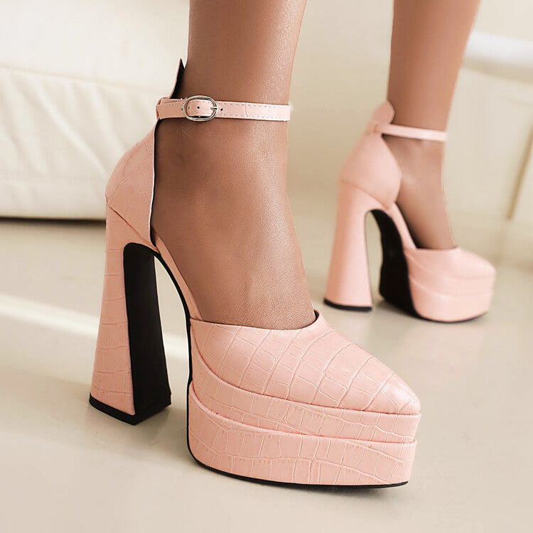 Graceful Orthopedic Sandals for Modern Look