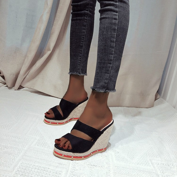 Graceful Orthopedic Sandals for Modern Look