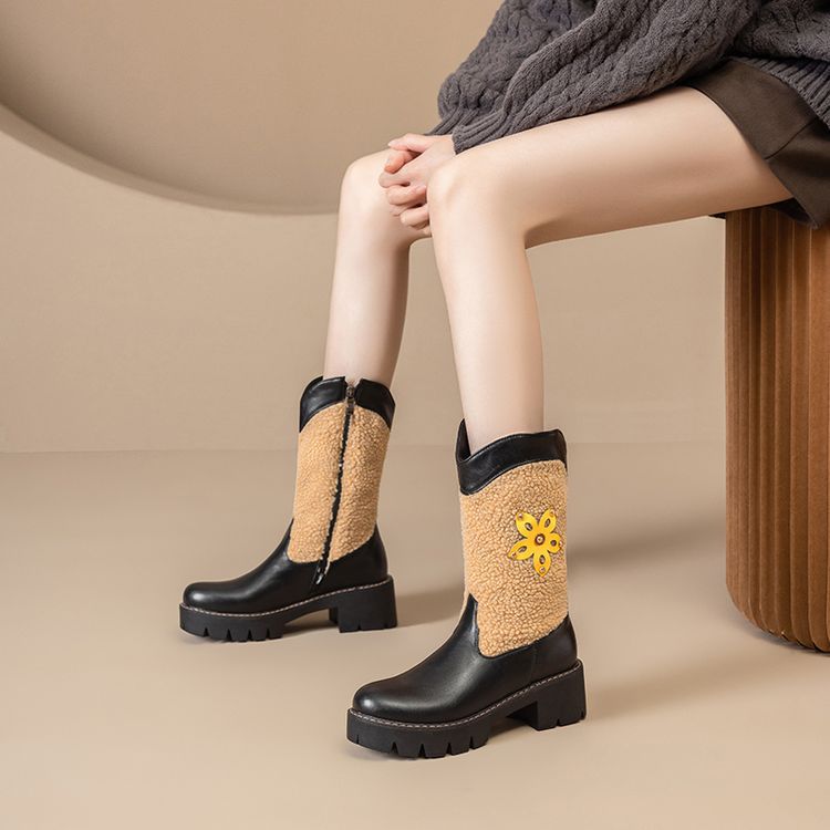 Graceful Orthopedic Boots for Modern Look