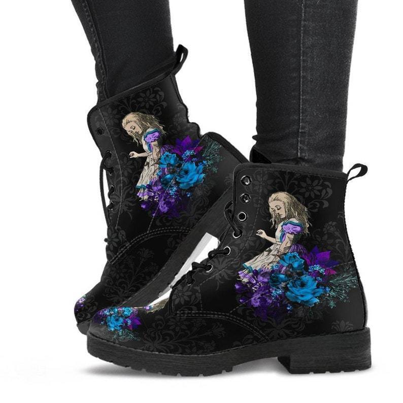 Graceful Orthopedic Boots for Modern Look