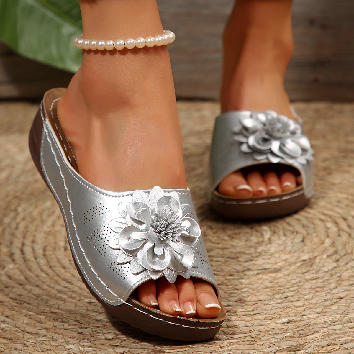 Chic Orthopedic Sandals with Unique Design
