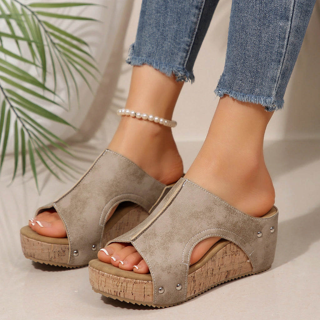 Chic Orthopedic Sandals with Unique Design