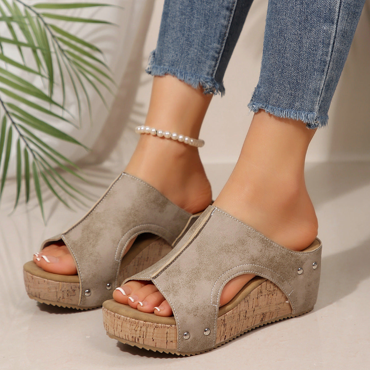 Chic Orthopedic Sandals with Unique Design