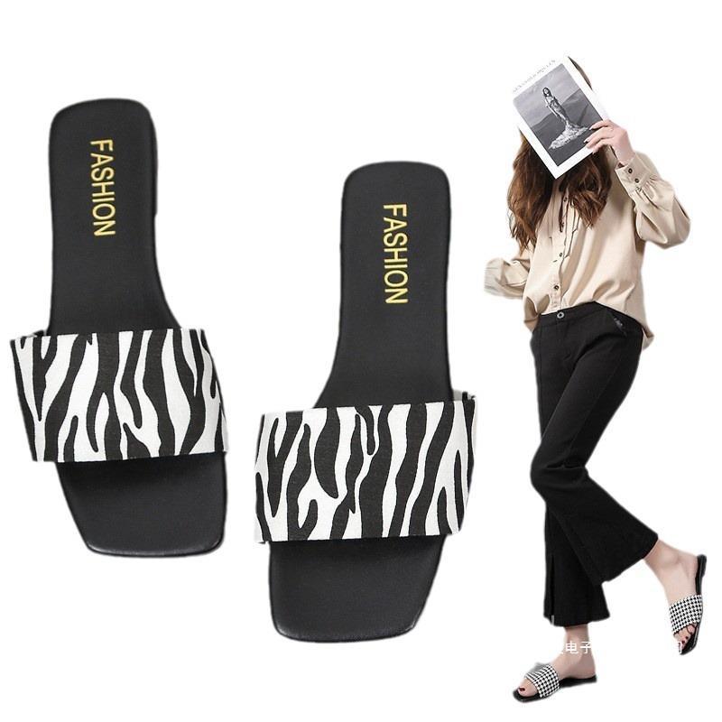 Graceful Orthopedic Sandals for Modern Look