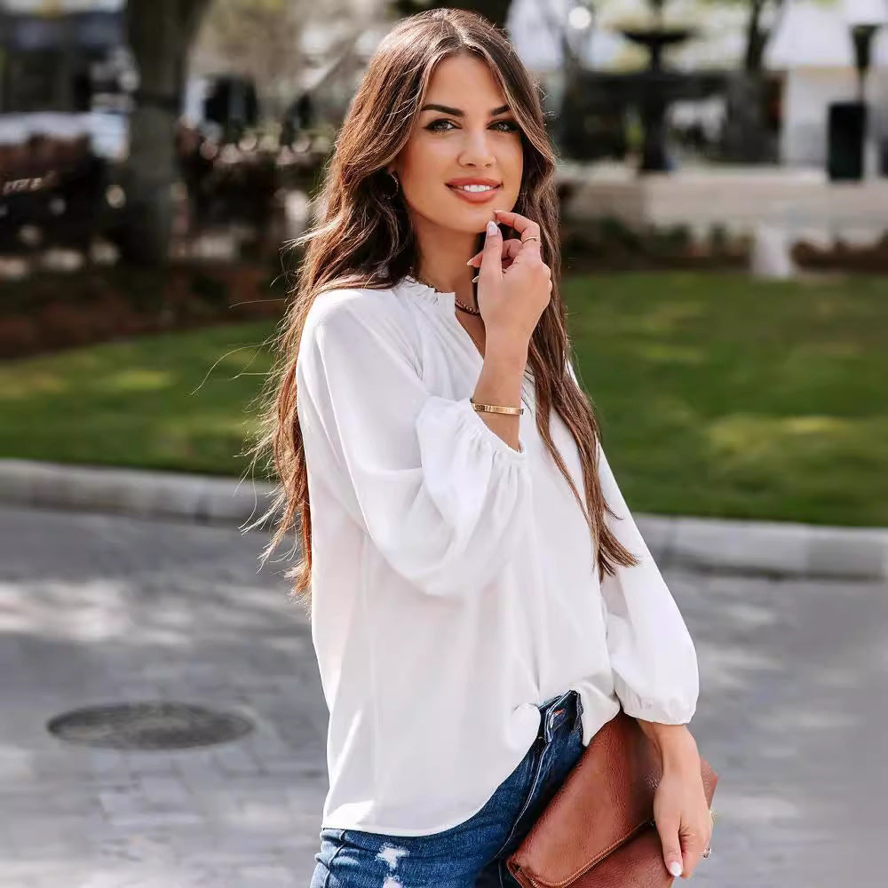 Well Tailored Blouse with a Graceful Silhouette