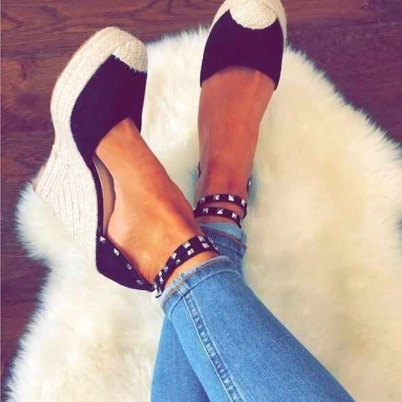 Graceful Orthopedic Sandals for Modern Look