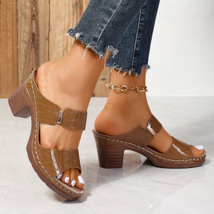 Chic Orthopedic Sandals with Unique Design