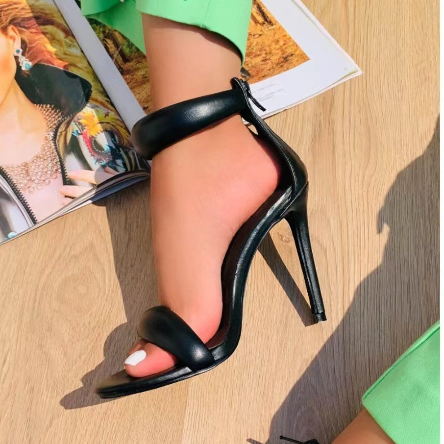 Graceful Orthopedic Sandals for Modern Look