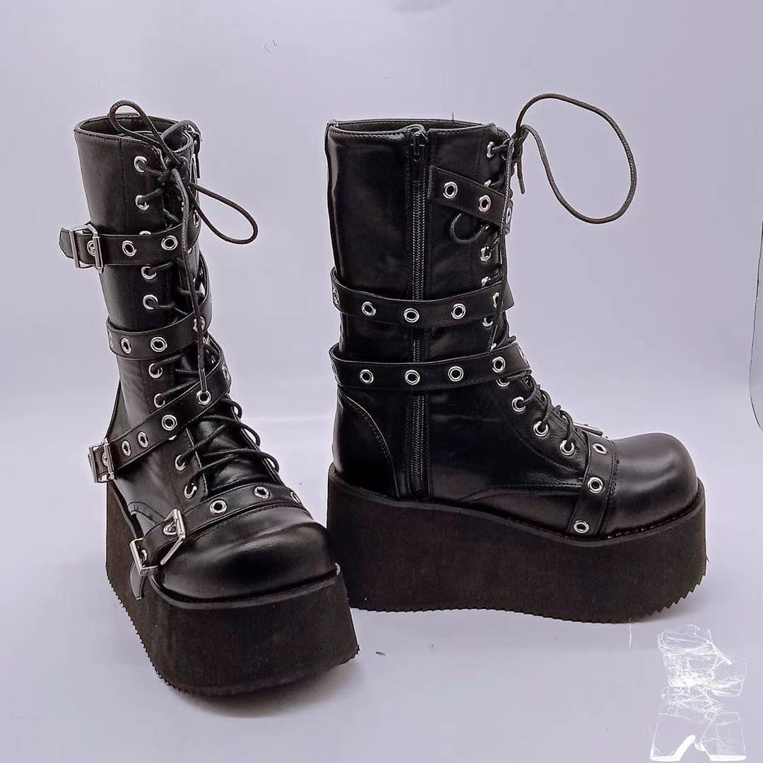 Graceful Orthopedic Boots for Modern Look