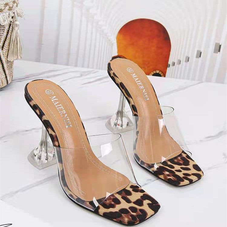 Graceful Orthopedic Sandals for Modern Look