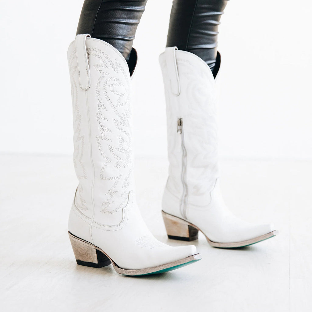 Graceful Orthopedic Boots for Modern Look