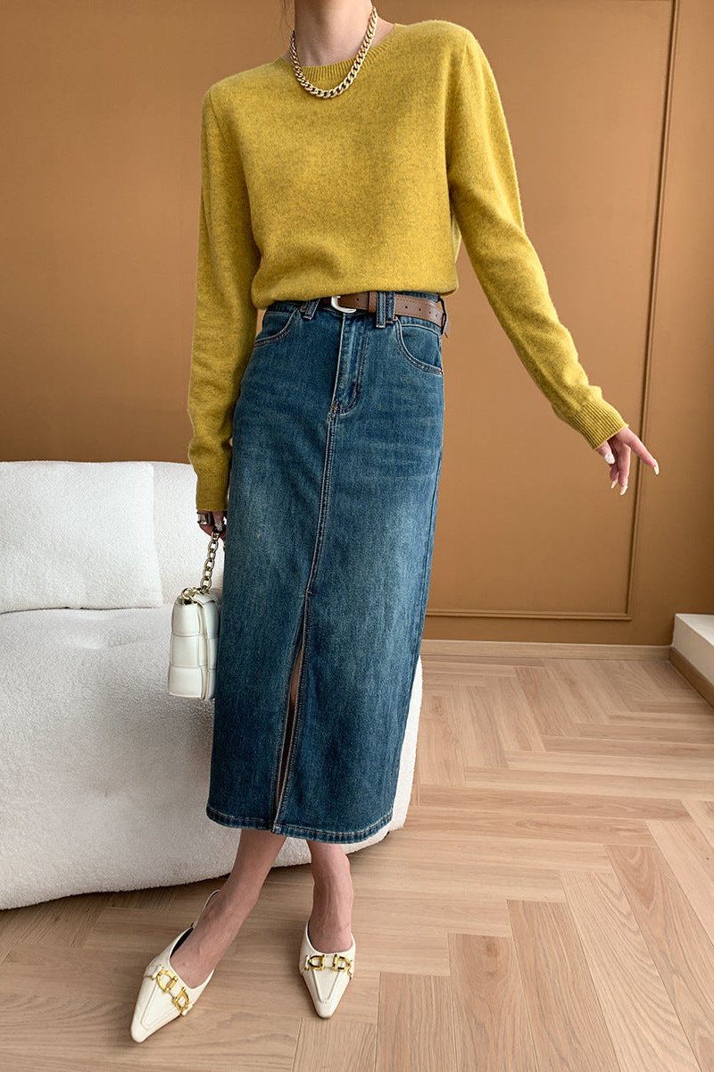 Classic Vintage & Enduringly Stylish Blouse
