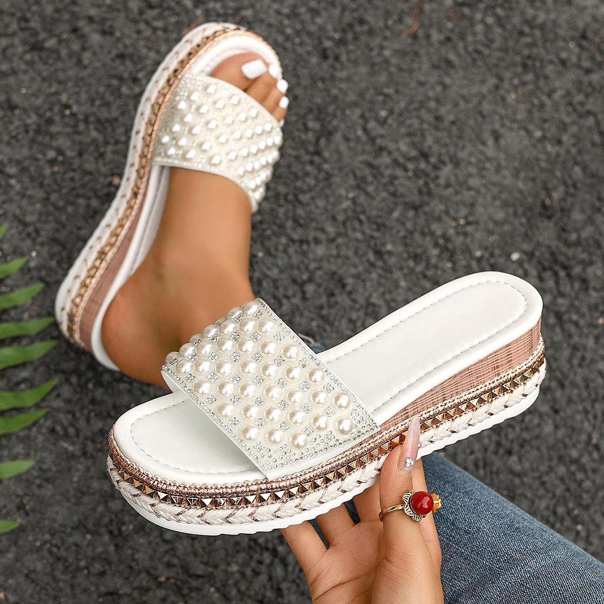 Graceful Orthopedic Sandals for Modern Look