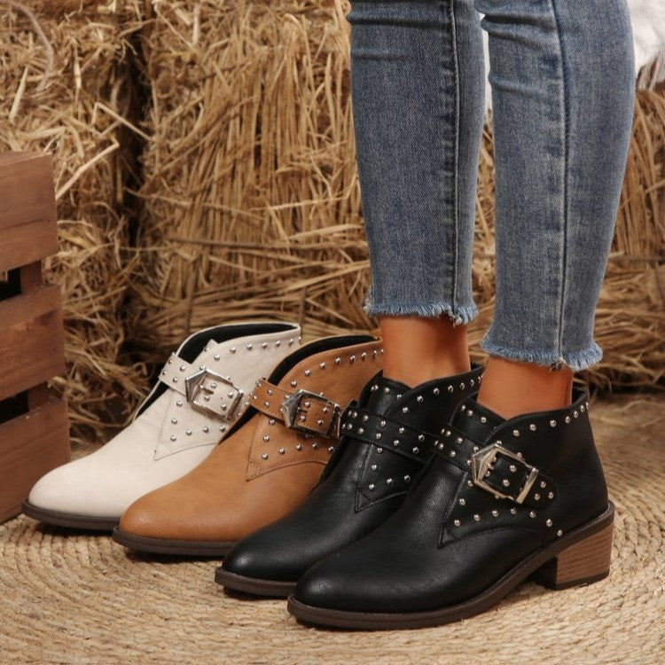 Graceful Orthopedic Boots for Modern Look