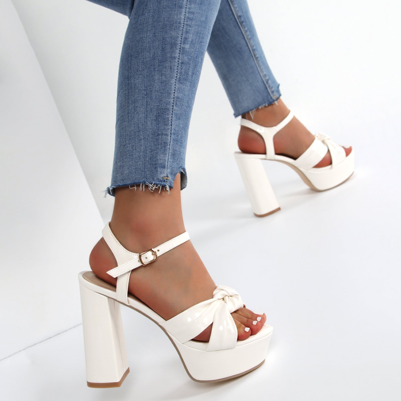 Graceful Orthopedic Sandals for Modern Look