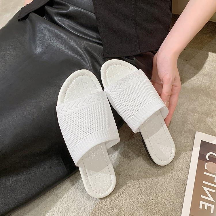 Graceful Orthopedic Sandals for Modern Look
