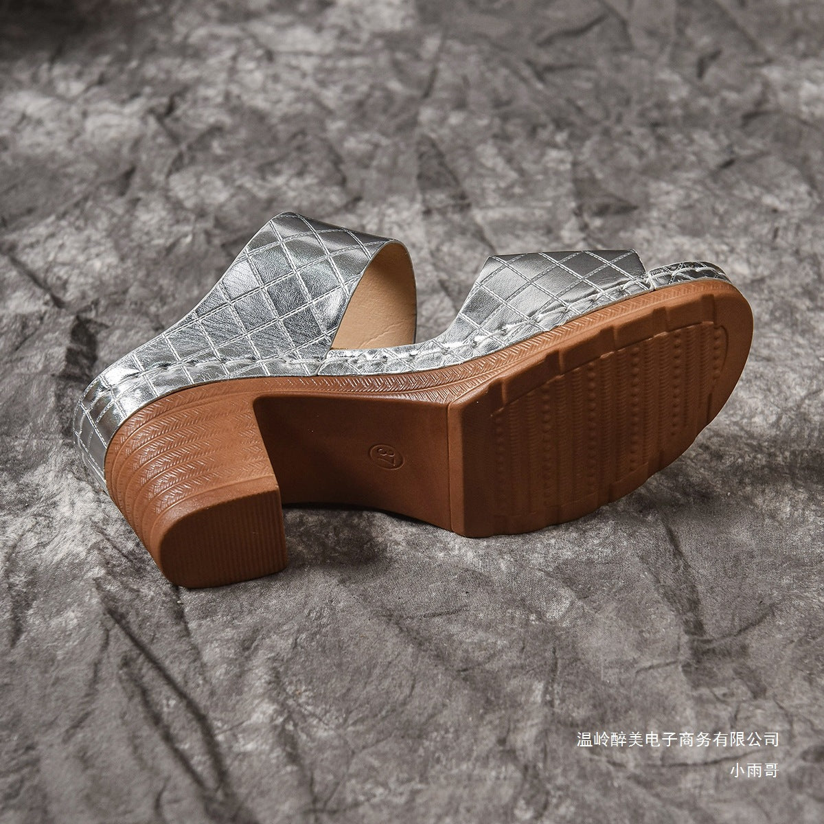 Graceful Orthopedic Sandals for Modern Look