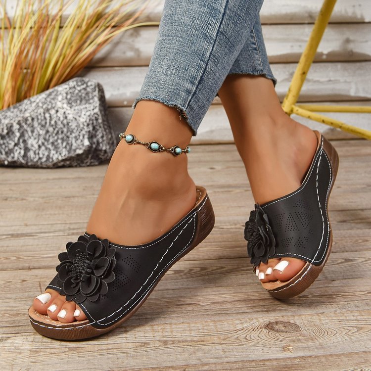 Graceful Orthopedic Sandals for Modern Look