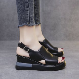 Chic Orthopedic Sandals with Unique Design